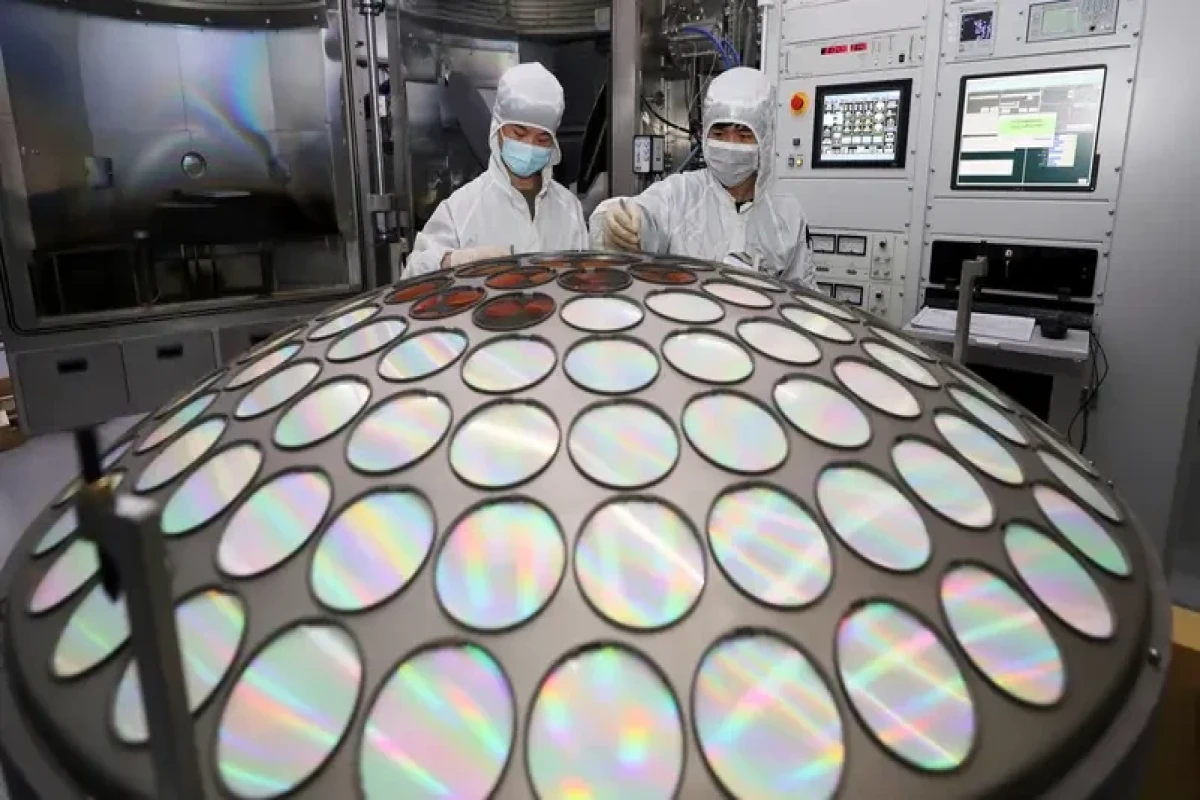 US aims to hobble China’s chip industry with sweeping new export rules