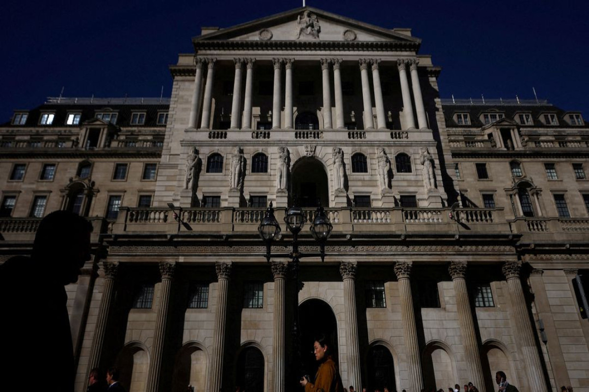 BoE signals to lenders it is prepared to extend bond purchases - FT