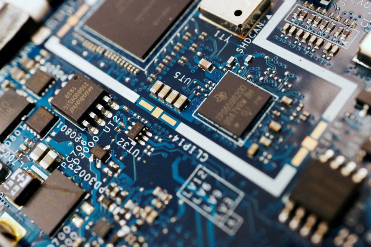 U.S. scrambles to prevent export curbs on China chips from disrupting supply chain