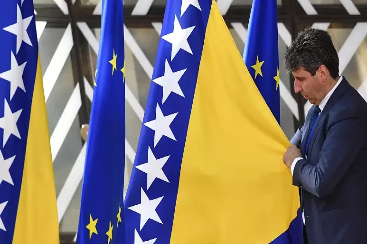 Brussels recommends granting Bosnia the status of EU candidate, but with conditions
