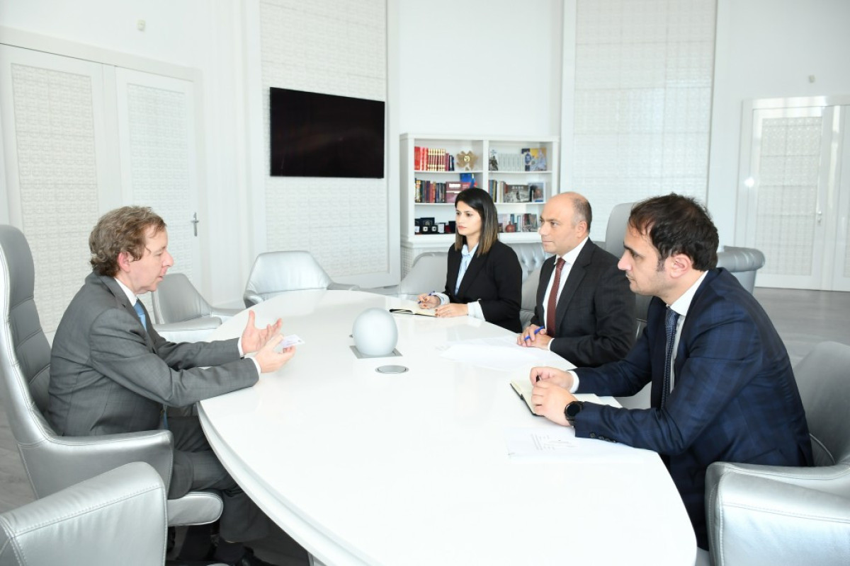 Azerbaijan’s Culture Minister met Algerian ambassador