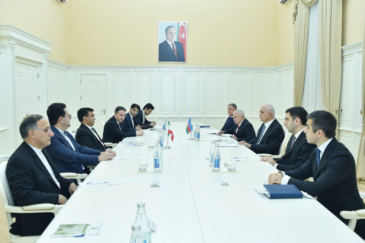 Azerbaijan's Deputy PM meets with Iranian Vice-President