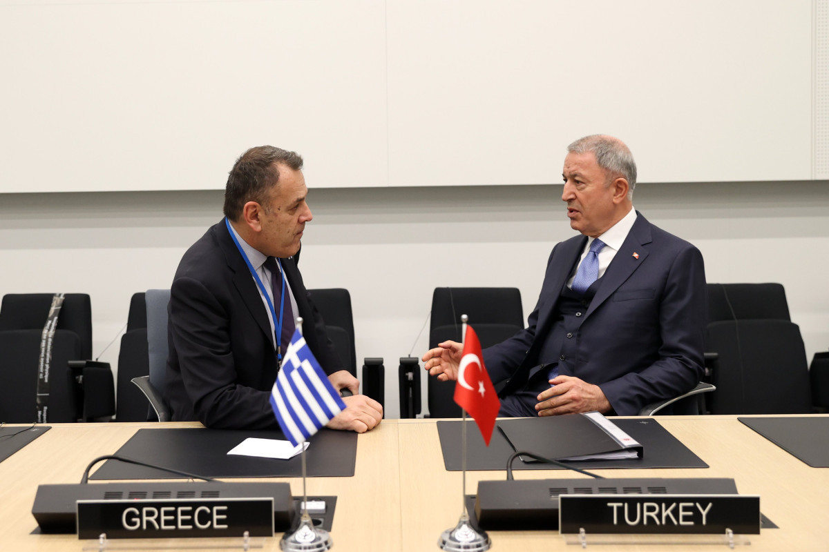 Akar invites Greek defense minister to Türkiye