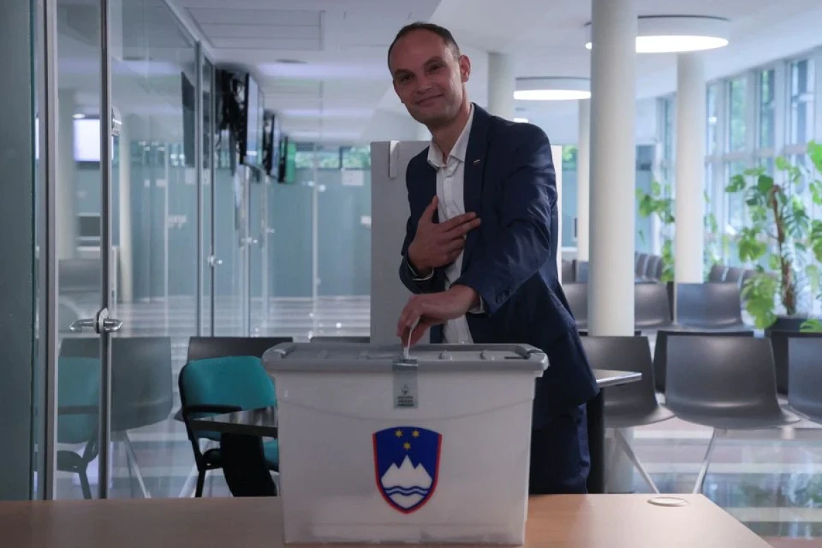 Presidential candidate Anze Logar votes during the presidential elections in Ljubljana, Slovenia October 23, 2022