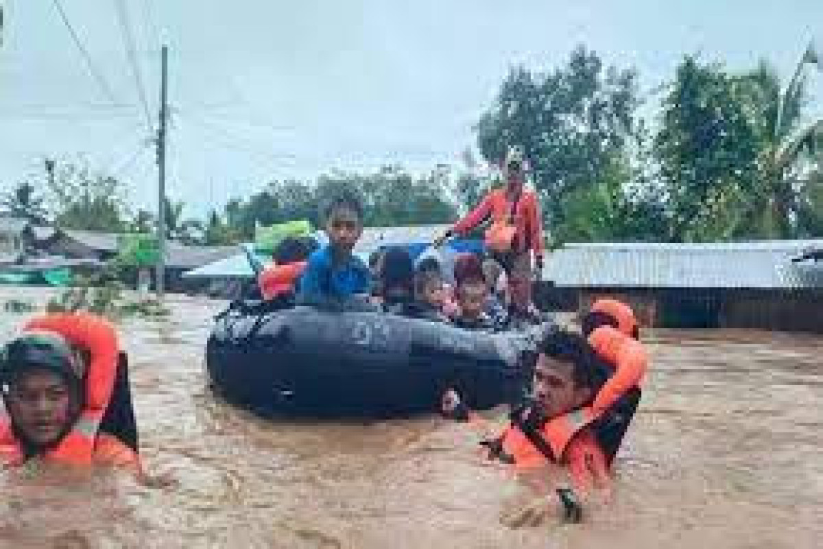Philippines floods, landslides leave 42 dead, dozens missing
