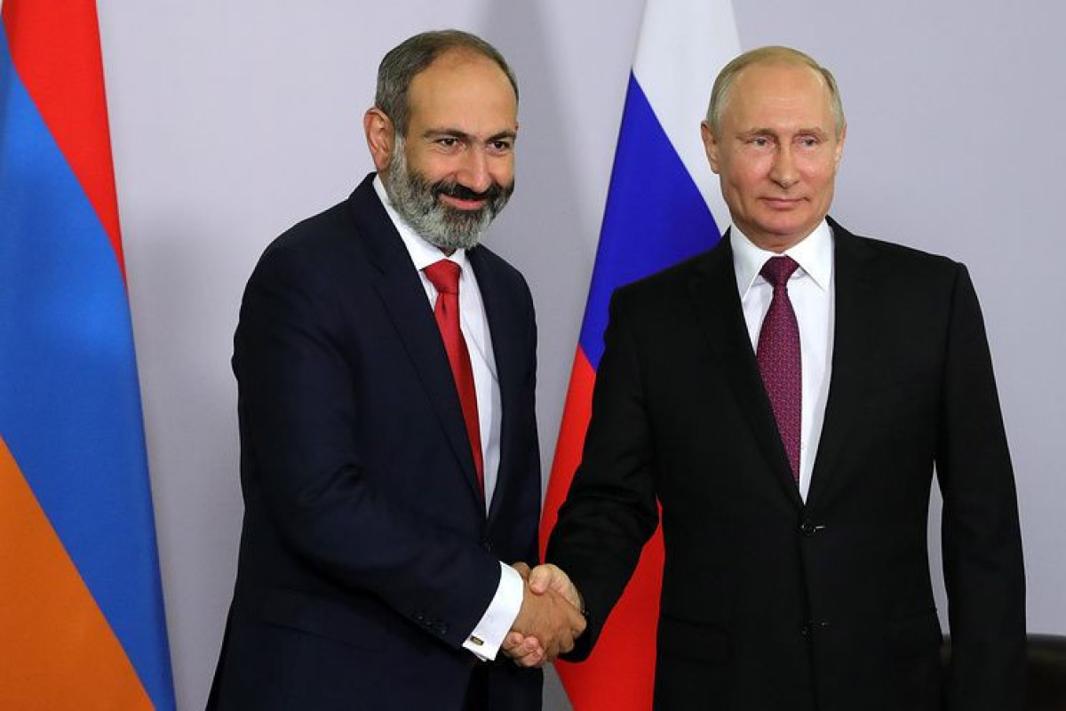 Nikol Pashinyan and Vladimir Putin