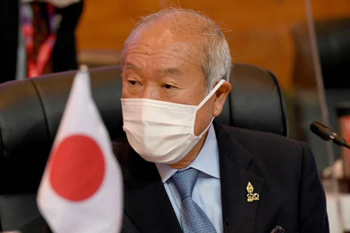 Shunichi Suzuki, Japanese Finance Minister