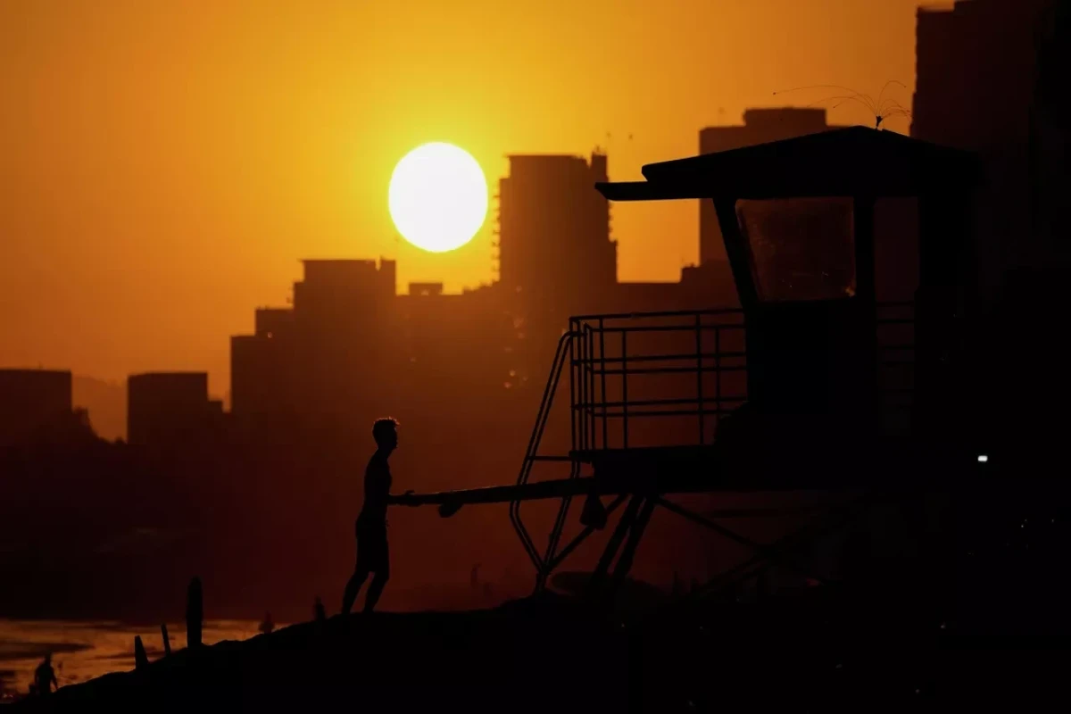 California calls on residents to use less power as Newsom declares state of emergency amid heat wave