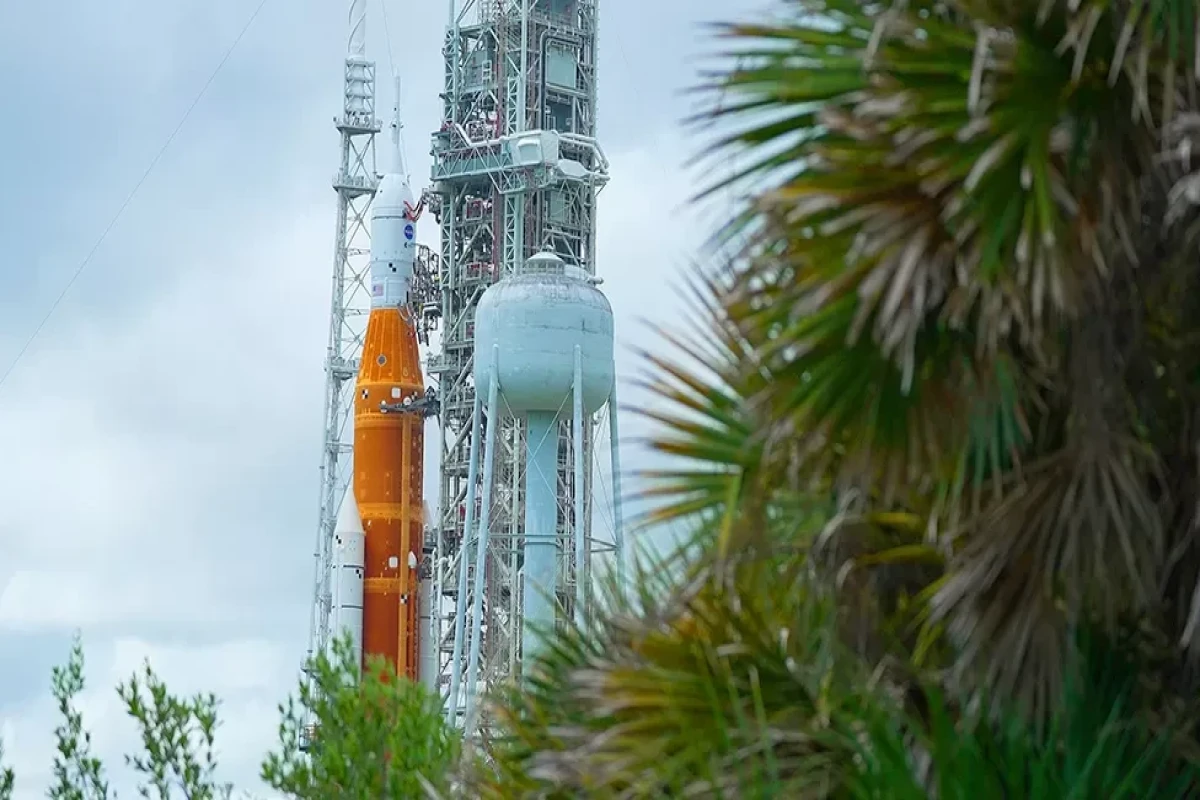 Nasa aborts second bid to launch new Moon rocket