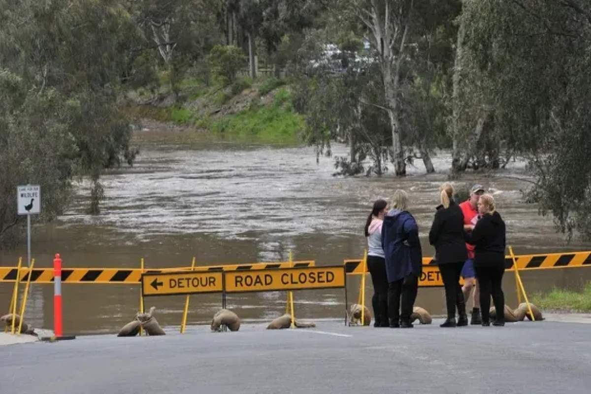 Eastern Australia areas hit by March storms under severe weather warnings