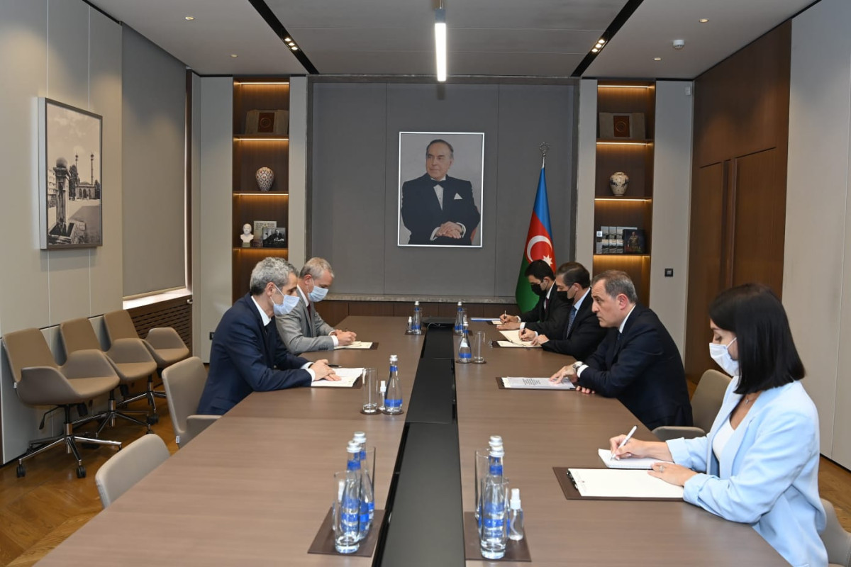 Azerbaijani FM met with French ambassador