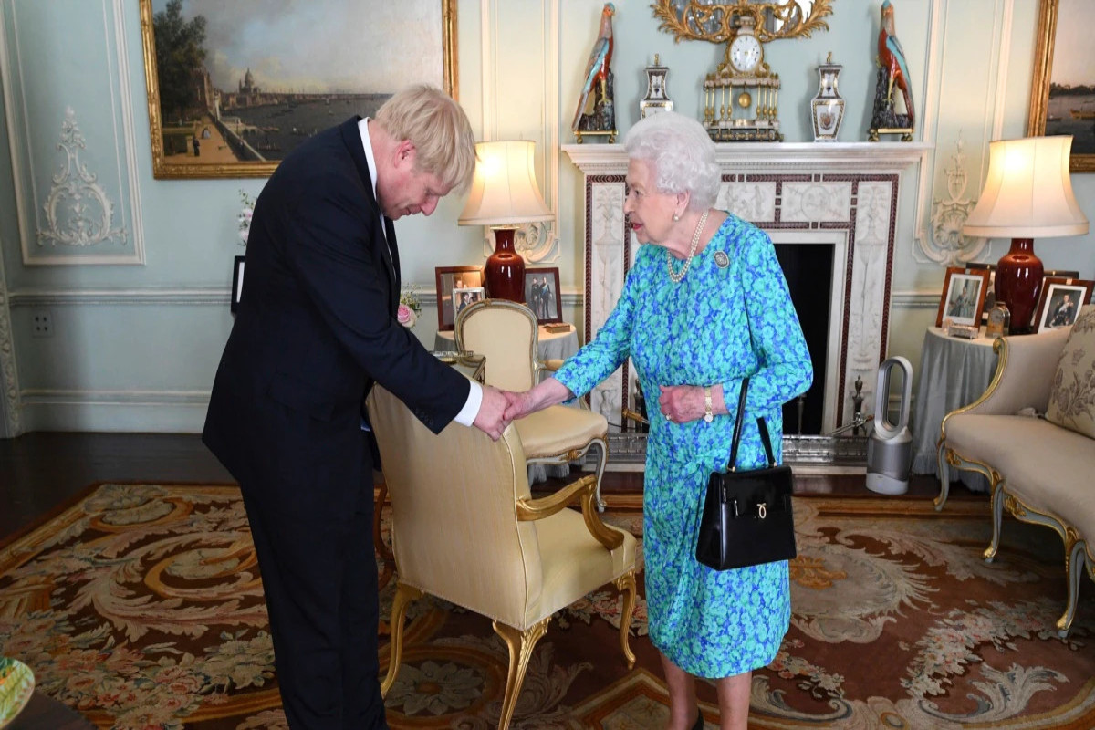 UK's Queen Elizabeth accepts Boris Johnson's resignation as prime minister