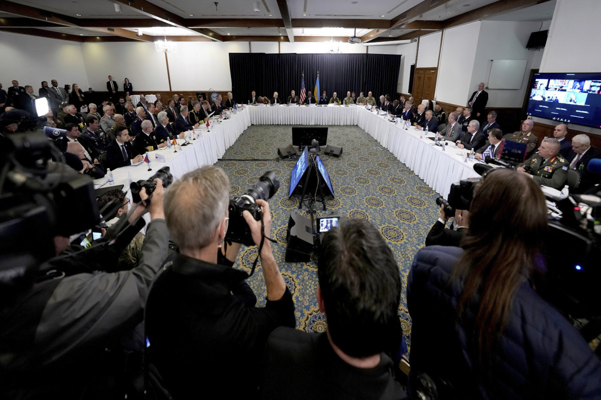 NATO Secretary General attends Ukraine Defense Contact Group meeting