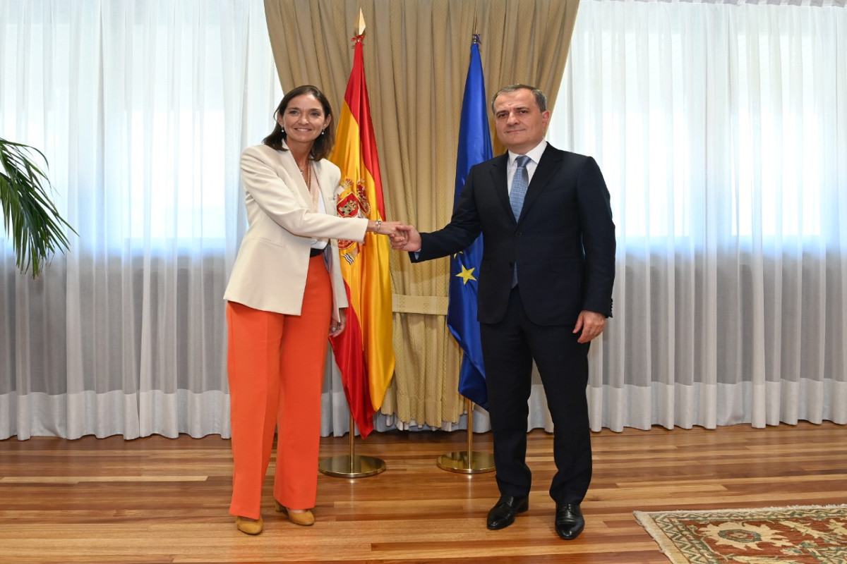 María Reyes Maroto, Jeyhun Bayramov