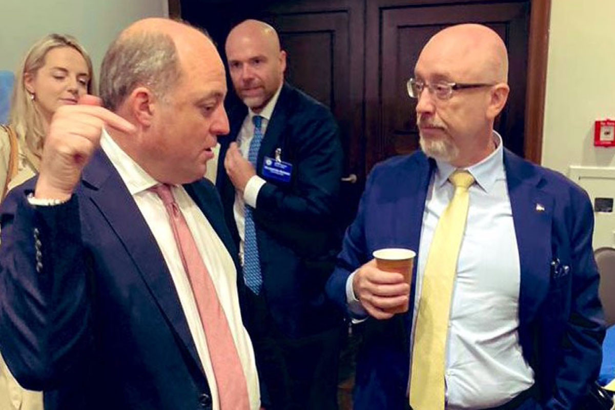 Ukrainian and British defense ministers meet