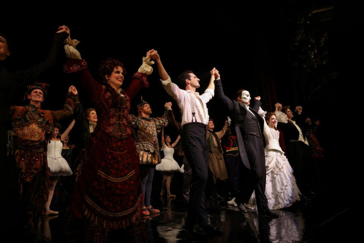 Longest running show on Broadway, 'Phantom of the Opera' to close
