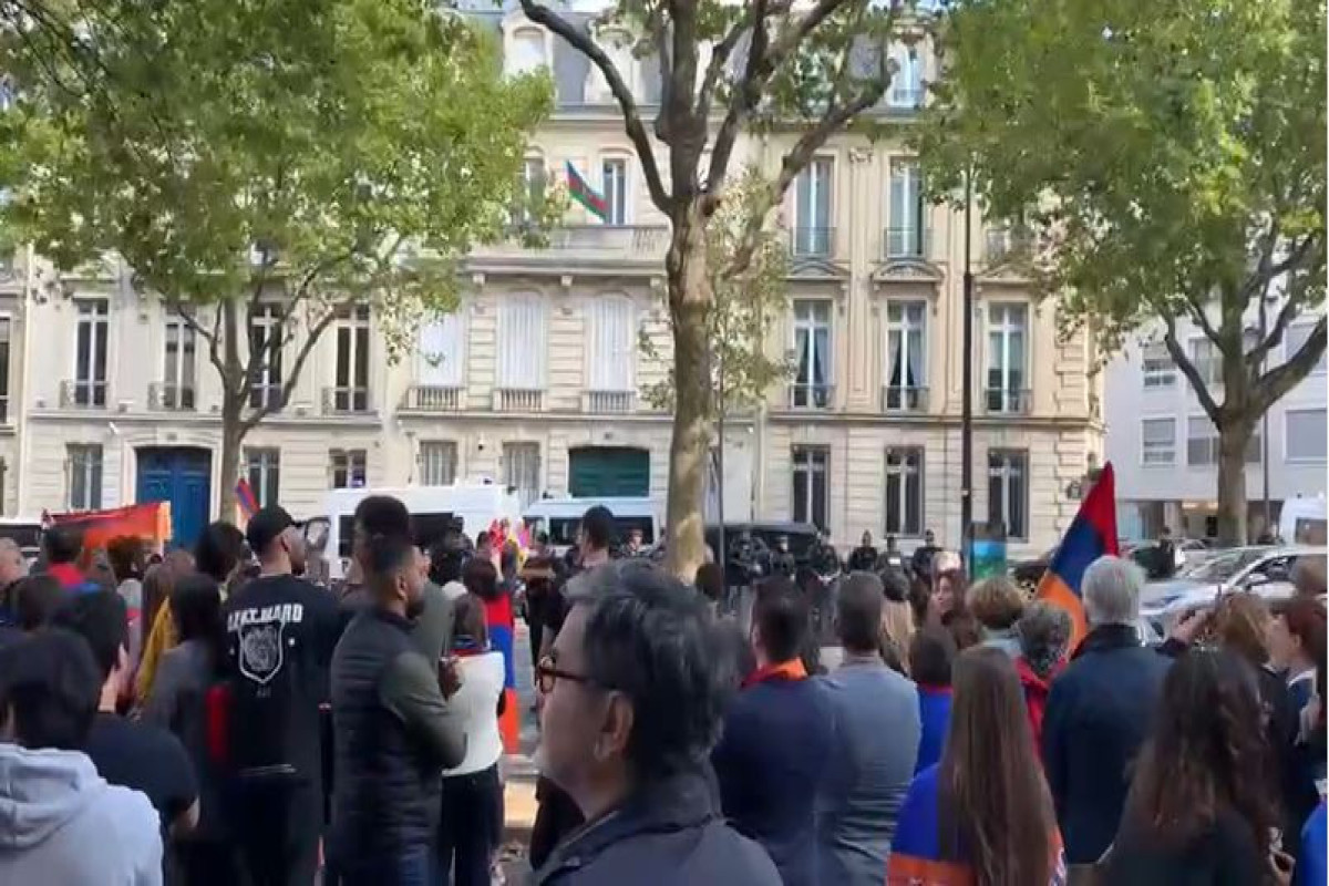 Armenian radicals stormed the Azerbaijani embassy in Paris-VIDEO 