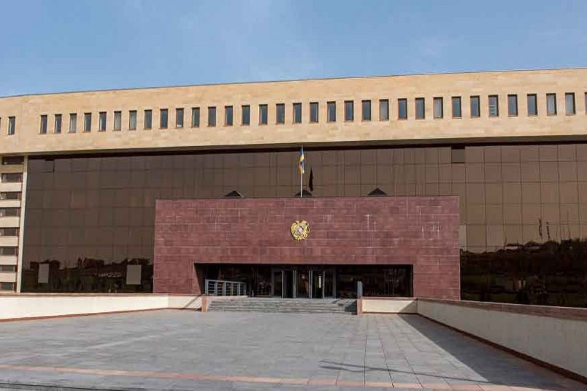 Armenia's MoD hides names of dead servicemen