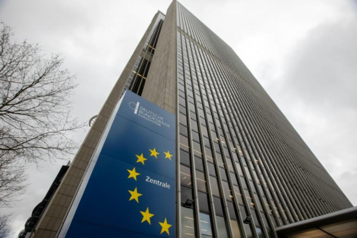 German economy likely to shrink for 'prolonged' period, Bundesbank warns