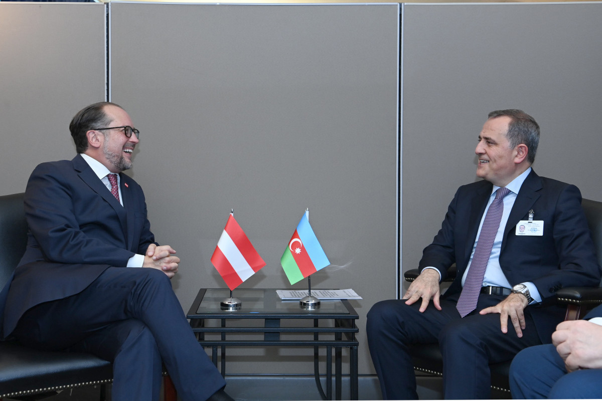 Jeyhun Bayramov meets with the Federal Minister for European and International Affairs of the Republic of Austria