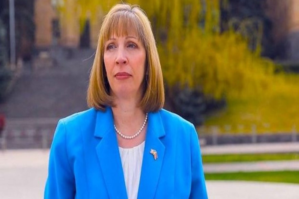 Lynn Tracy as US Ambassador to Russia