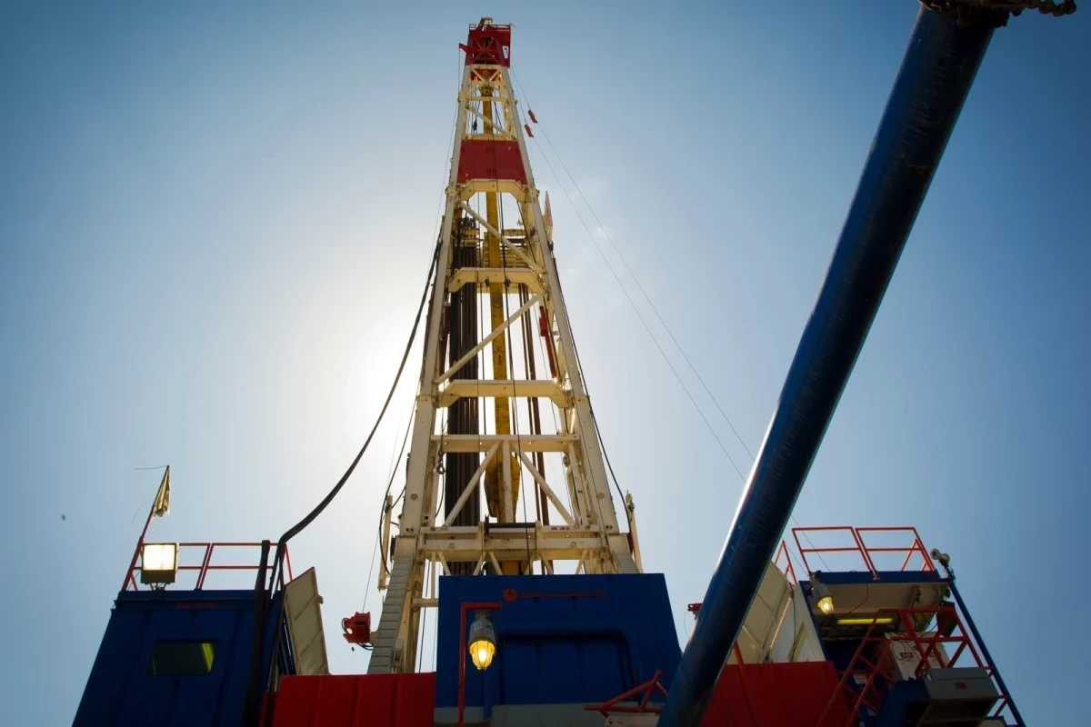 Britain lifts ban on shale gas fracking in push for energy independence