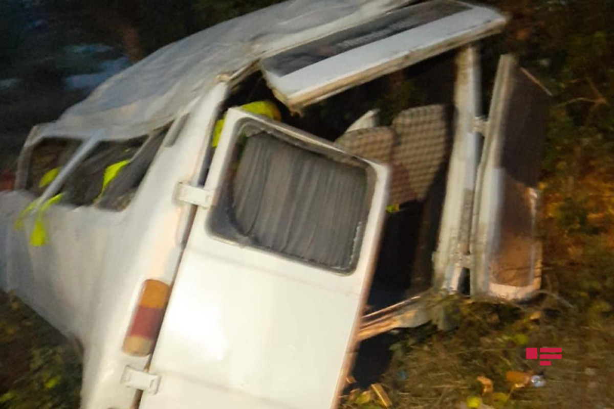Road accident kills 1, injures 16 in Azerbaijan
