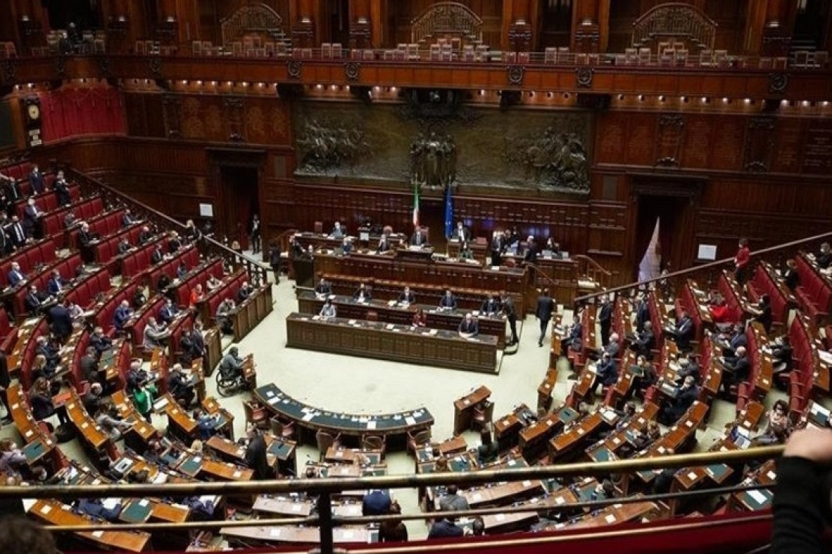 Giorgia Meloni claims victory to become Italy’s most far-right prime minister since Mussolini