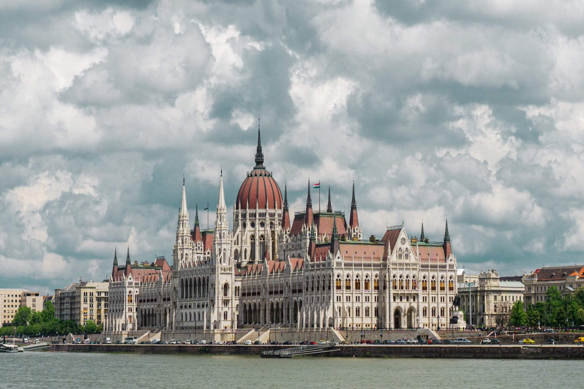Hungary will continue issuing visas to Russians, Foreign Minister says