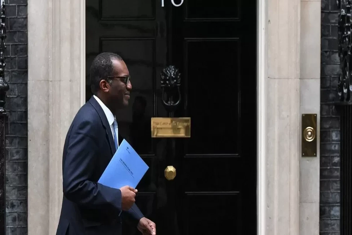 IMF sounds alarm on UK tax cut plans