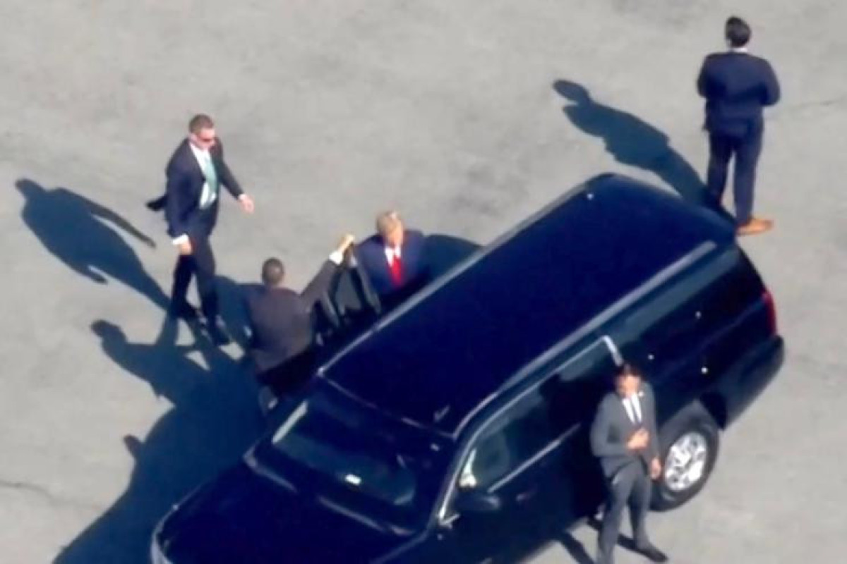 Donald Trump arrives in New York to surrender to charges-UPDATED 