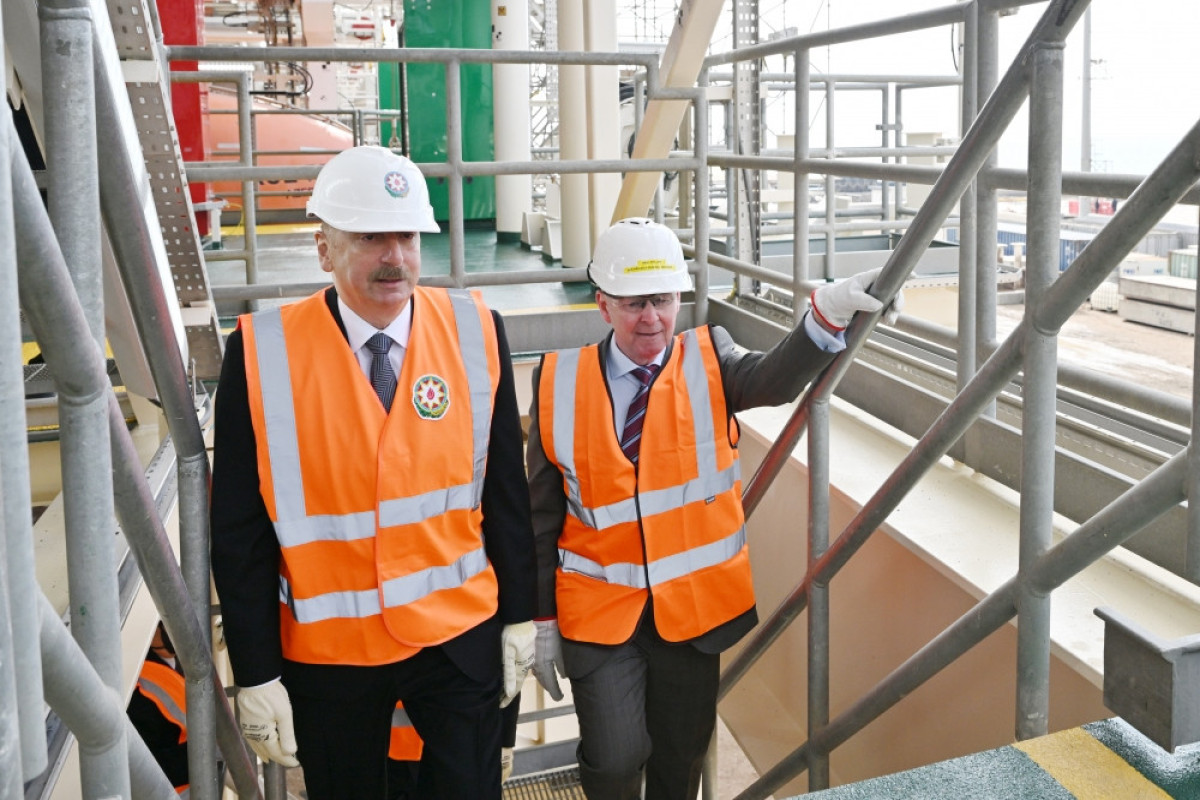 President Ilham Aliyev attended symbolic sail-away ceremony for Azeri-Central-East platform topsides-UPDATED 