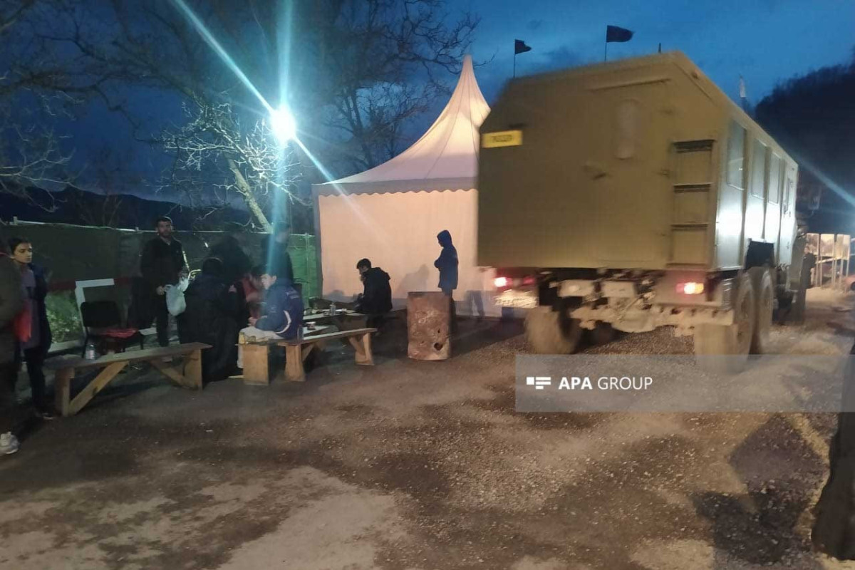 One passenger car and four supply vehicles of Russian peacekeepers drove freely to Khankendi