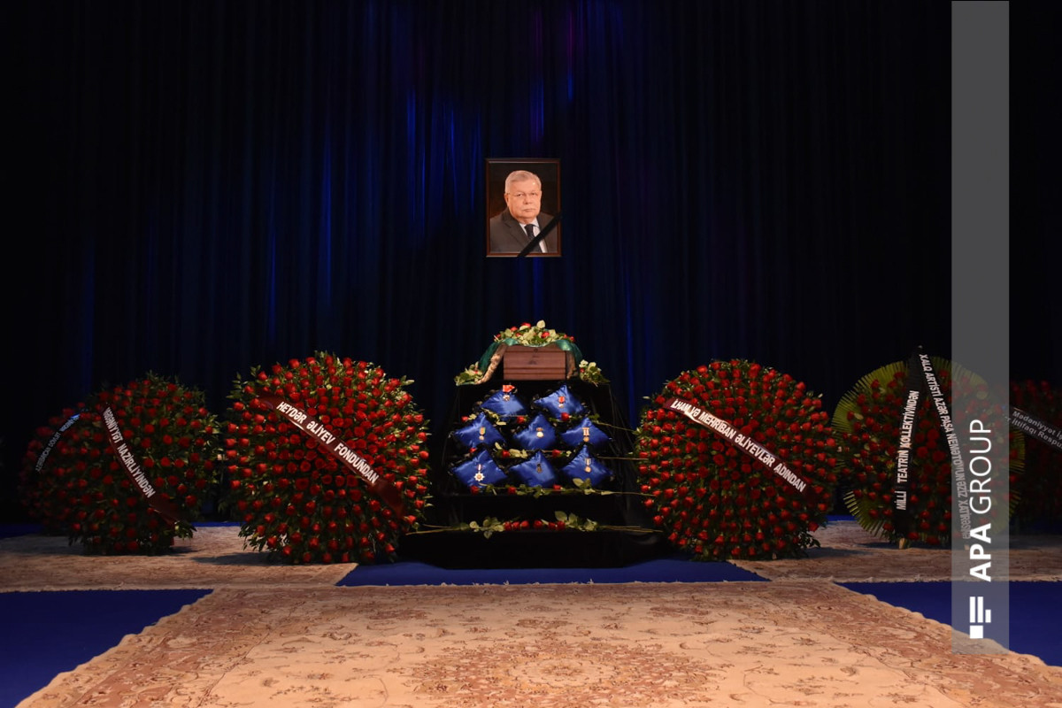 President and First Lady sent wreath to  farewell ceremony of People's Artist Azerpasha Nematov