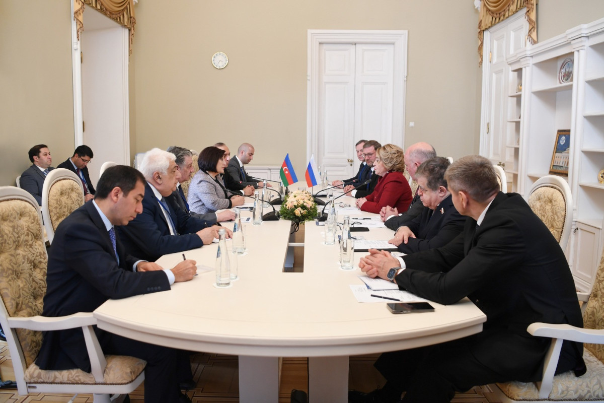 Azerbaijani speaker met with Russian speaker