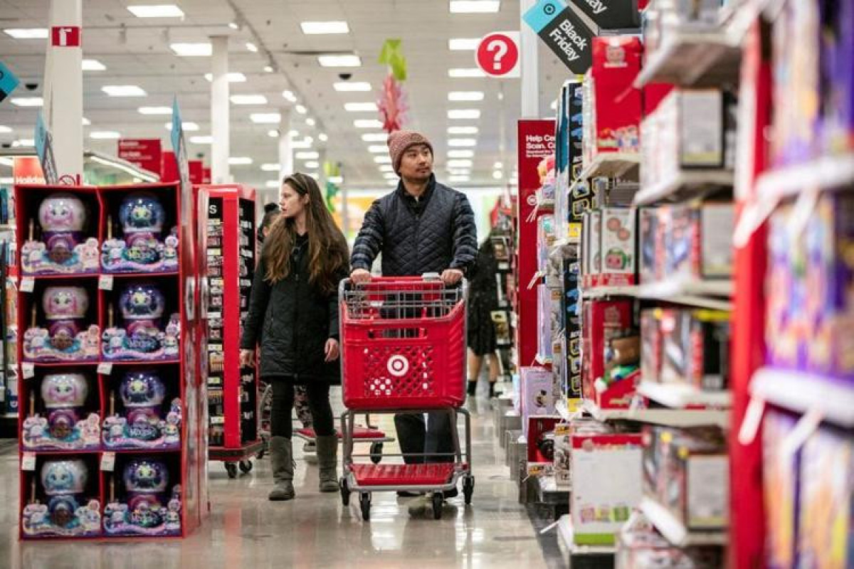 US retail sales post second straight monthly drop