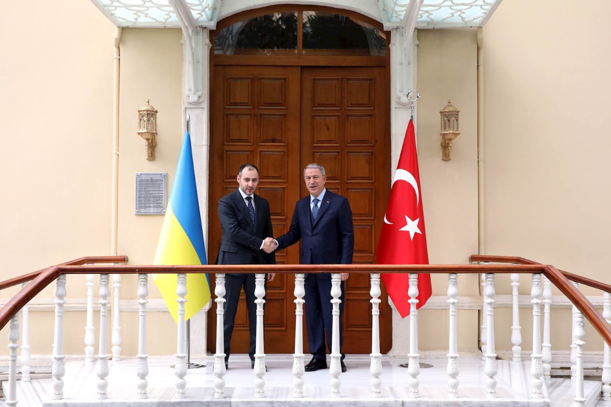 Ukrainian infrastructure minister to visit Türkiye to discuss grains deal -Turkish defmin
