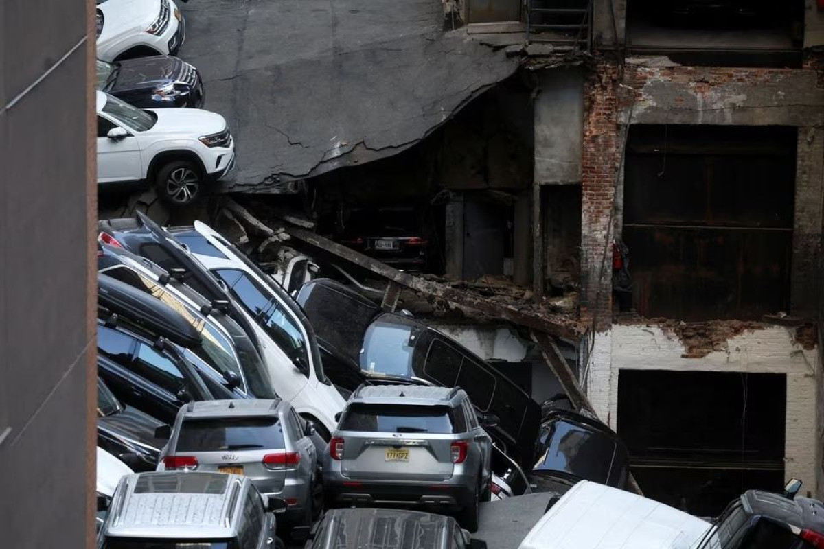 At least one dead, 5 injured in Manhattan parking structure collapse-UPDATED 