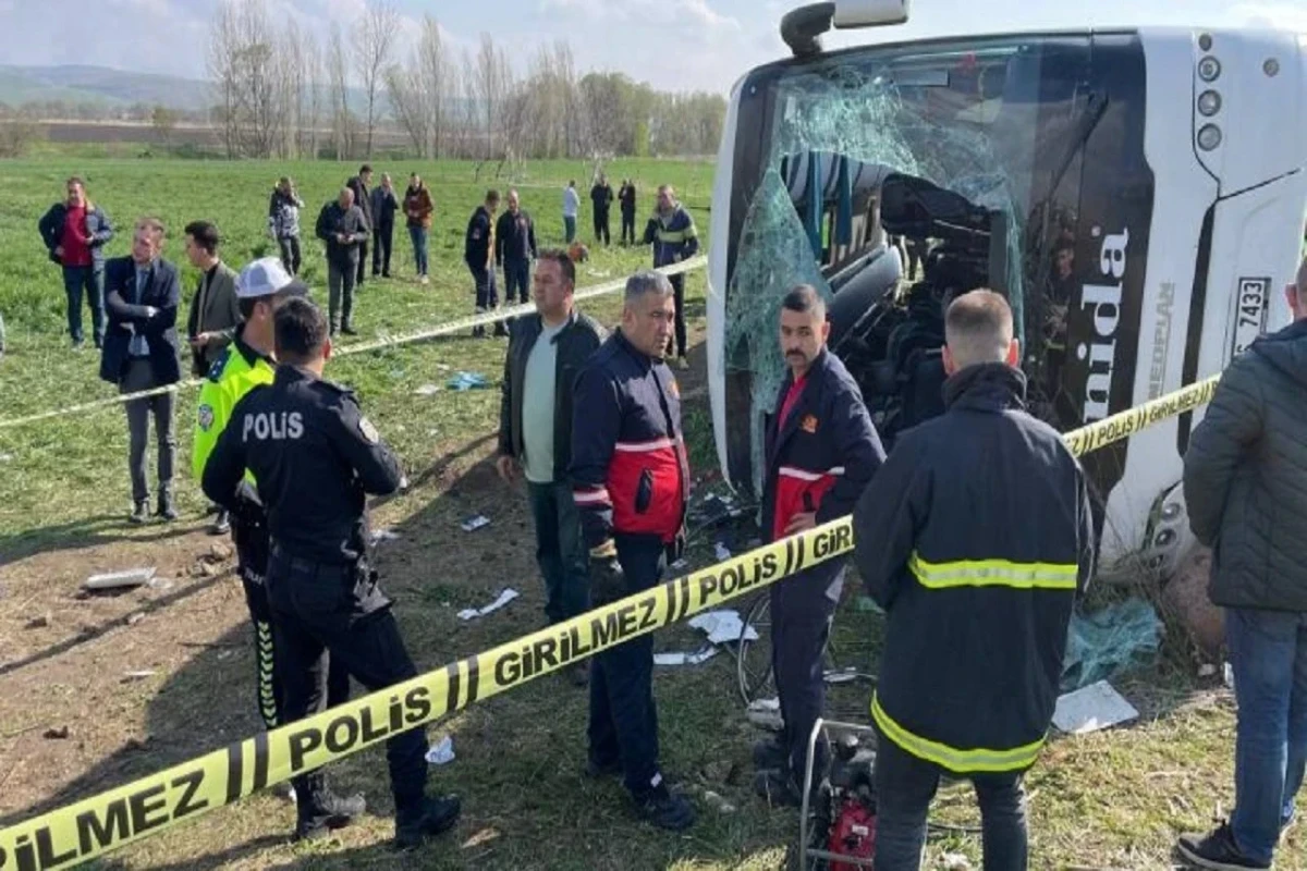 Traffic accident kills 3 in Türkiye