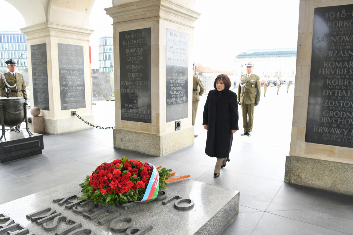 Azerbaijani speaker went to the Tomb of the Unknown Soldier in Warsaw-PHOTO 