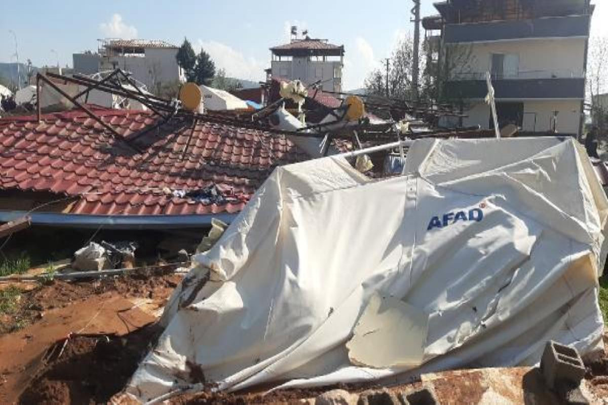 One dead, 50 injured as severe storm hits Türkiye
