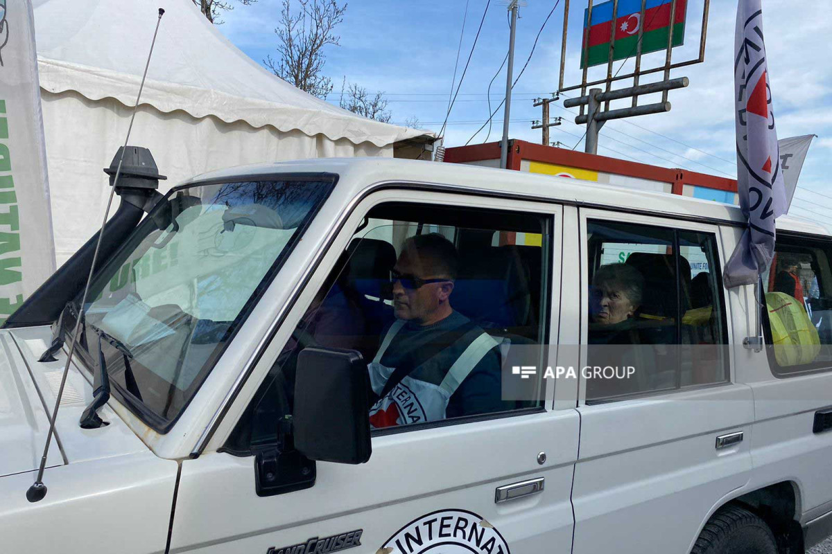 Vehicles belonging to ICRC unimpededly passed to Lachin direction-PHOTO -UPDATED 