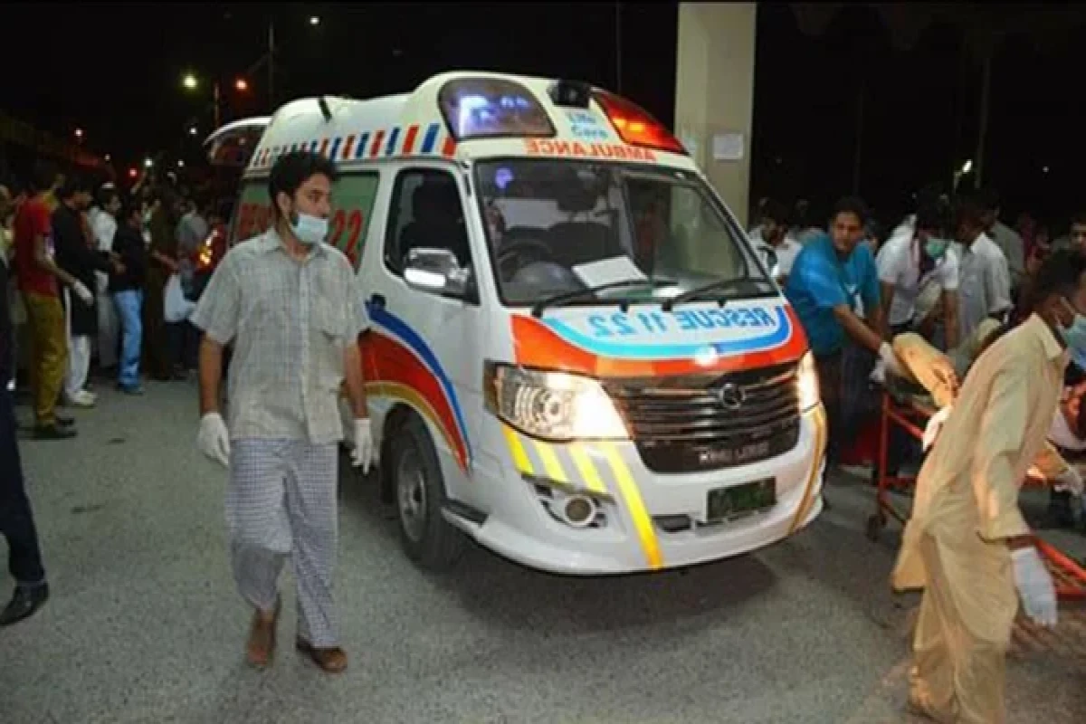 7 killed, 2 injured in bus-car collision in Pakistan's Punjab