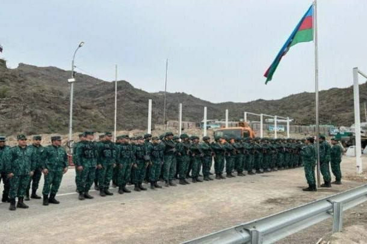 Azerbaijani flag raised at the border checkpoint established at the start of the Lachin-Khankendi road-PHOTO 
