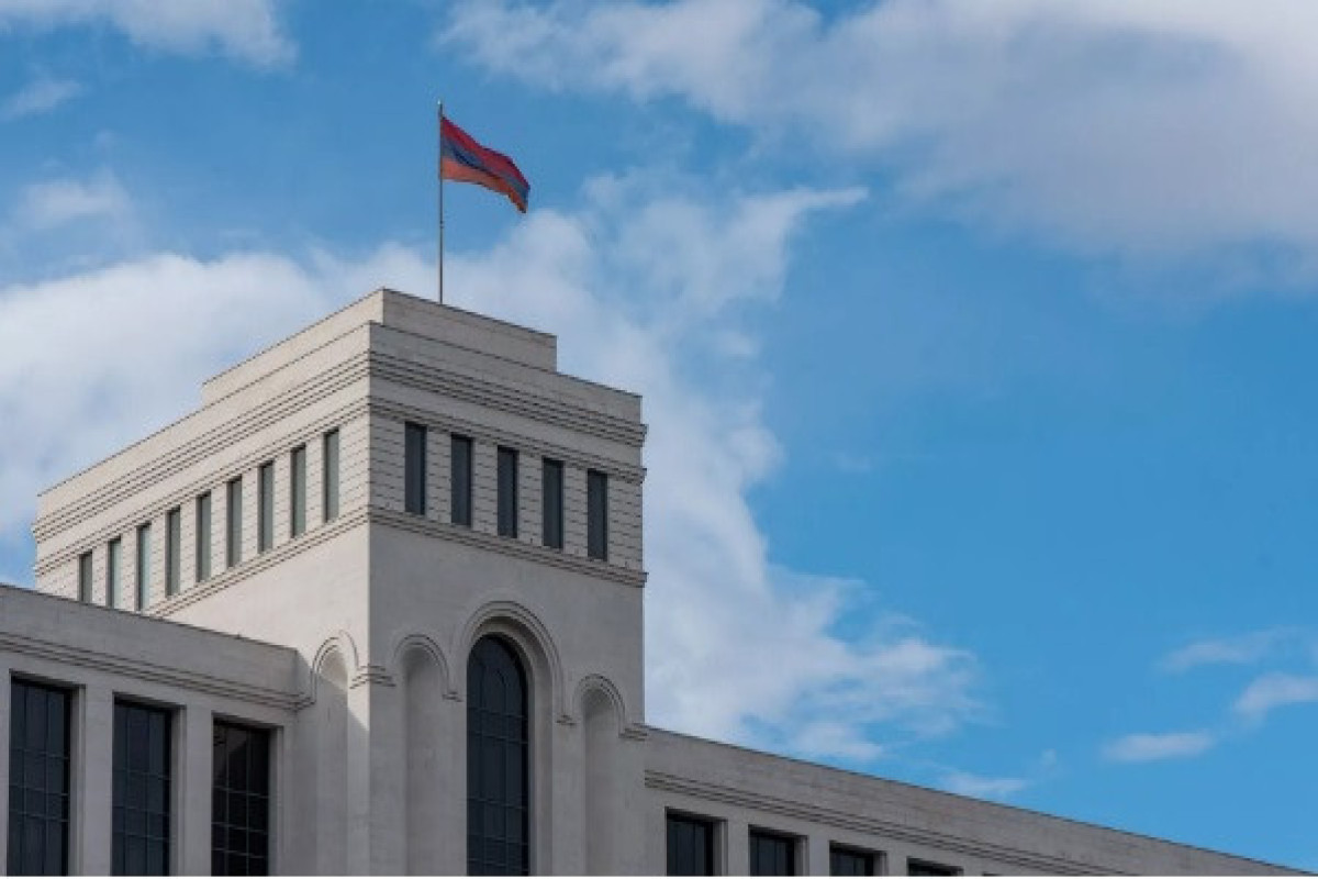 Official Yerevan says an agreement achieved on holding a meeting between Azerbaijani, Russian, Armenian FMs