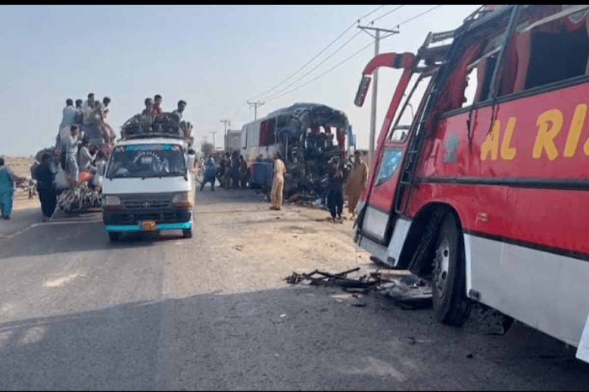 6 killed, 8 injured in bus-car collision in SW Pakistan