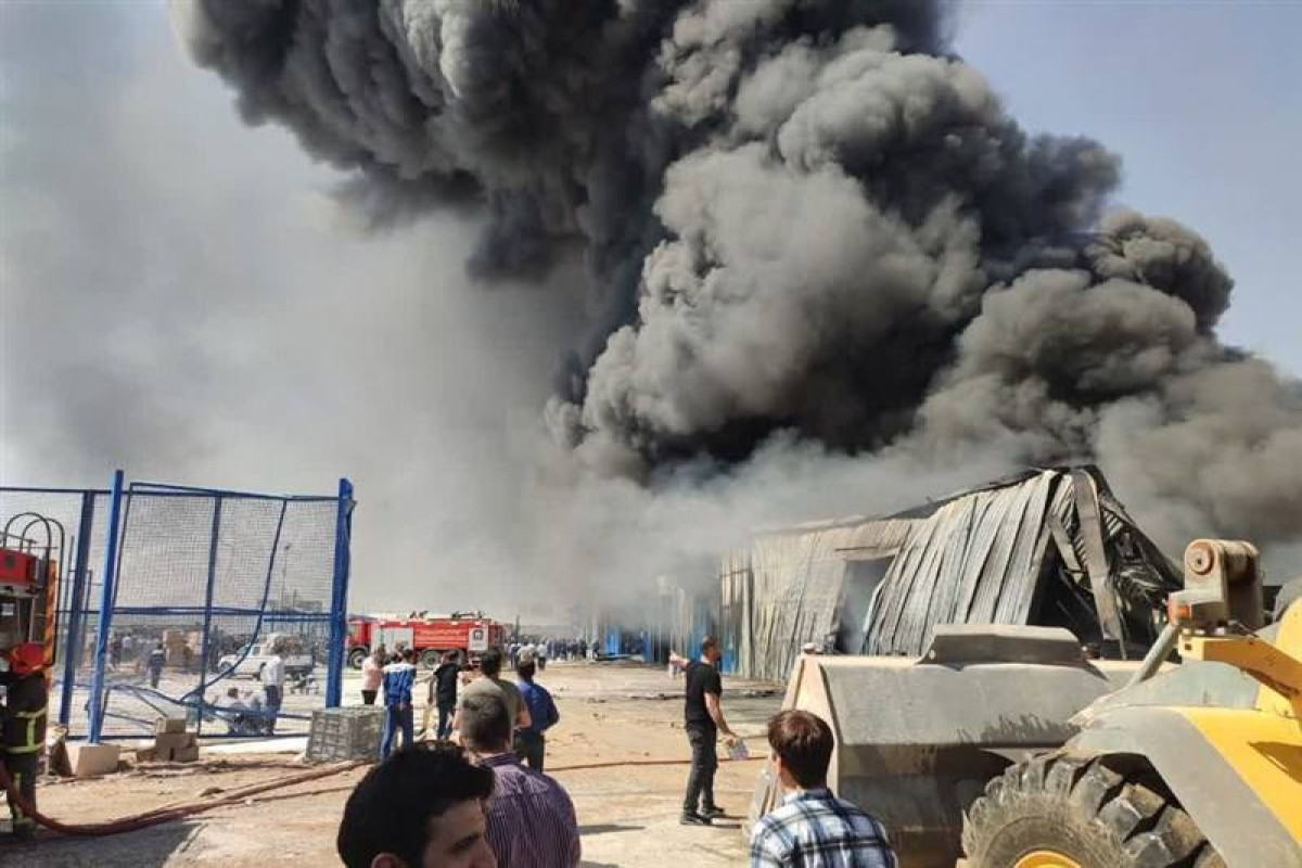 Large fire hits industrial zone in Iranian city of Doroud
