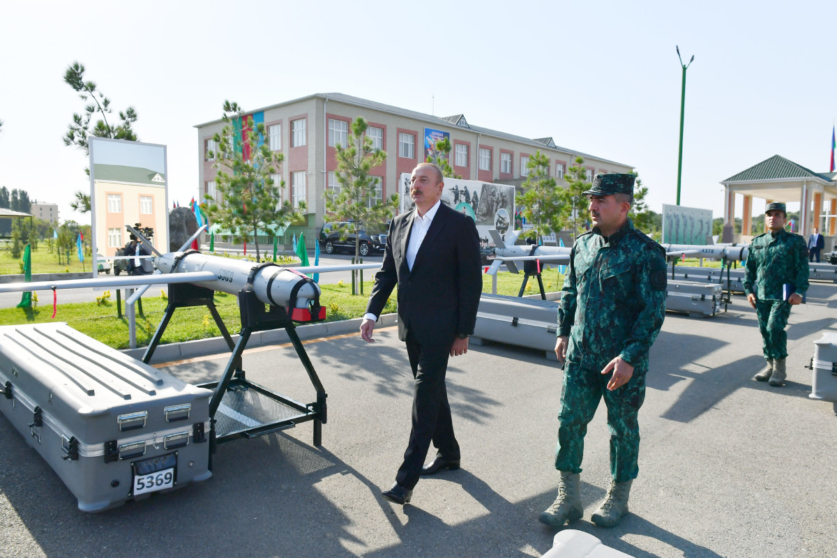 President Ilham Aliyev viewed conditions created in garrison complex of “Gazakh” Separate Border Division