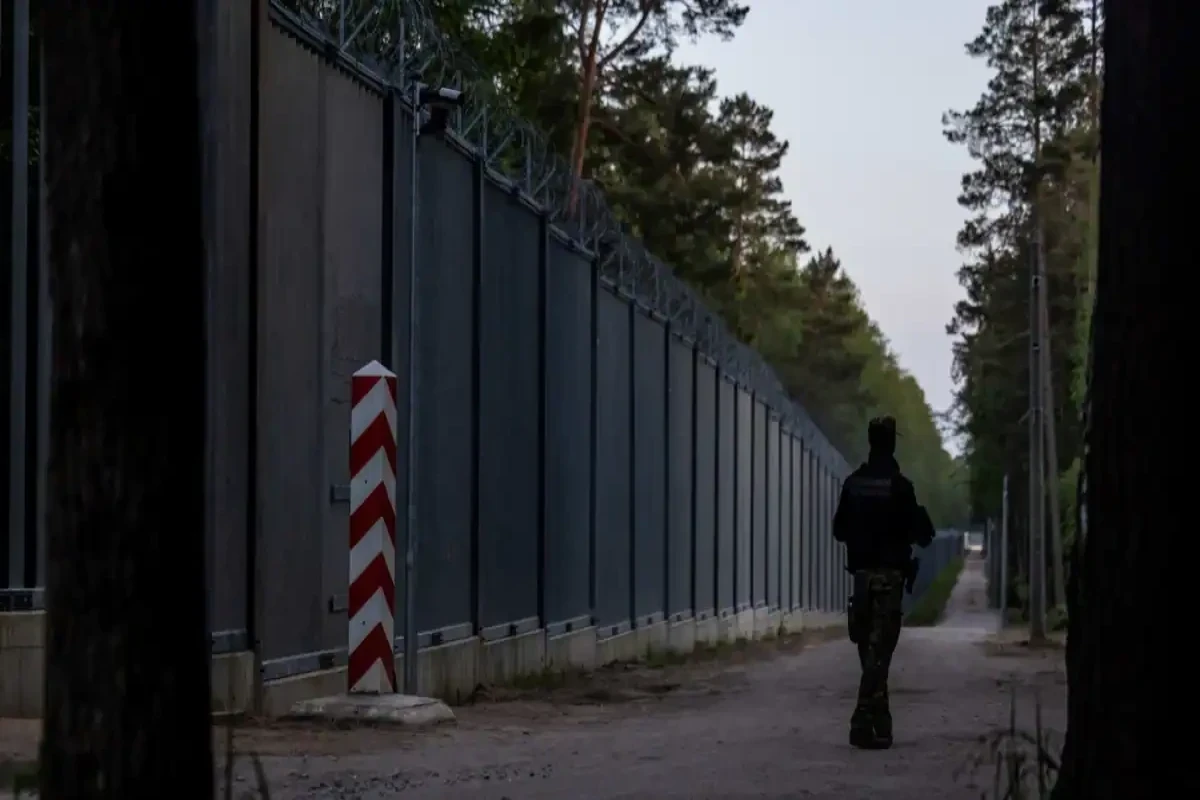 Poland to send additional 2,000 troops to Belarus border