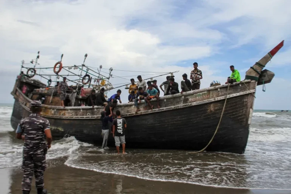 17 dead after Rohingya boat from Myanmar capsizes on the way to Malaysia